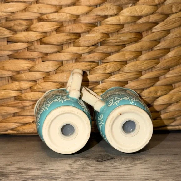 Pioneer woman melody teacup salt & pepper shakers teal floral ceramic kitchen - Picture 3 of 4